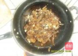 木耳红枣炒肉丸的做法图解2