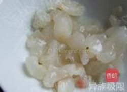 荔枝银耳润肺养颜汤的做法图解1
