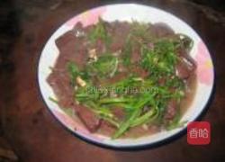 芹菜炒猪红的做法图解6
