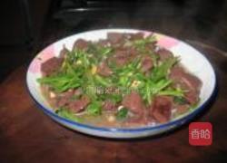 芹菜炒猪红的做法图解7