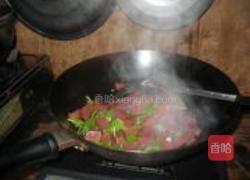 芹菜炒猪红的做法图解4