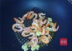 北极虾仁炒腐竹的做法图解4