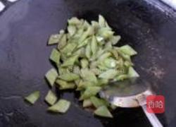 蒜蓉辣酱炒扁豆的做法图解4