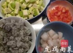 三鲜火龙果的做法图解2