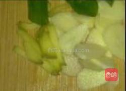 尖椒豆片的做法图解1