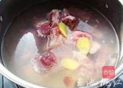 冬瓜薏米排骨汤的做法图解2