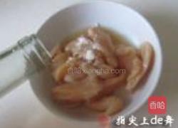 香菠凉瓜炒鸡片的做法图解5