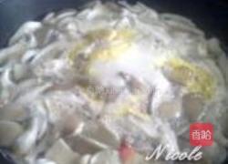 明目鲜蘑猪肝汤的做法图解5