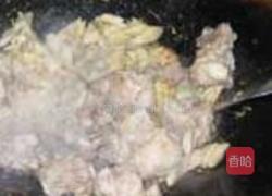 柴鱼花生粥的做法图解2