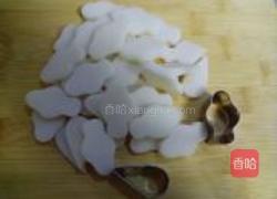 莴苣火腿炒年糕的做法图解2