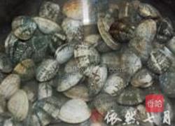 清炒花蛤的做法图解1