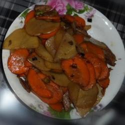 土豆胡萝卜片炒肉的做法[图]