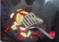 青椒焖腊鱼的做法图解3