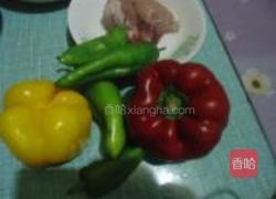 彩椒炒肉片的做法图解1