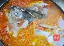 番茄三文鱼头汤的做法图解6