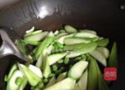 丝瓜毛豆鹌鹑蛋的做法图解4