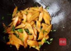 胡萝卜青椒炒菜花的做法图解3