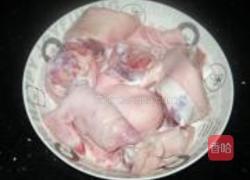 五指毛桃煲猪手汤的做法图解1