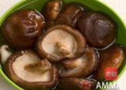 香菇酱烧五花肉的做法图解1