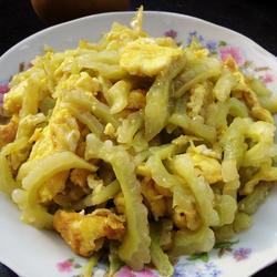 苦瓜炒蛋的做法[图]