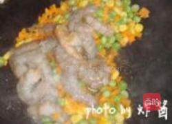 虾仁甜瓜炒饭的做法图解6