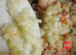 虾仁甜瓜炒饭的做法图解3