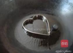 酱油爱心蛋的做法图解2