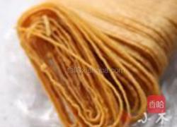 辣椒拌豆腐丝的做法图解1