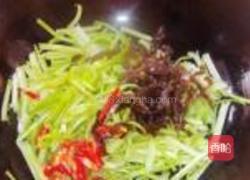 芹菜炒肉丝的做法图解3