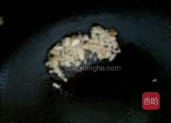 包菜炒腊肠的做法图解3