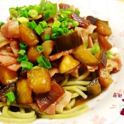 茄丁培根炒面的做法[图]