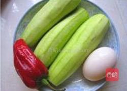 丝瓜鸡蛋面的做法图解1
