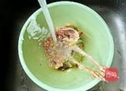 淮山枸杞乳鸽煲的做法图解2