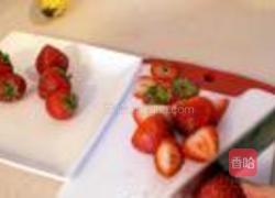 浓情草莓香蕉塔的做法图解2