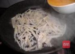 笋丝炒蛋的做法图解3