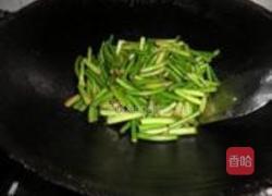 蒜苗炒蛋的做法图解5