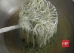 凉拌红薯粉条的做法图解3