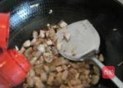四季豆炒熟肉丁的做法图解6