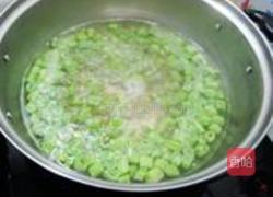 榄菜肉末炒四季豆的做法图解2