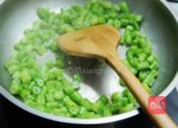 榄菜肉末炒四季豆的做法图解3
