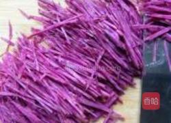 紫薯鸡蛋饼的做法图解1