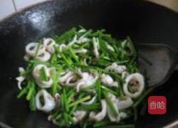 韭苔炒鱿鱼圈的做法图解6