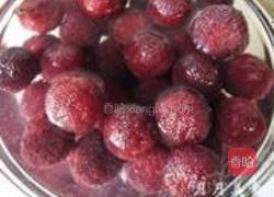 糖水杨梅的做法图解1