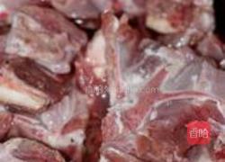 炖排骨的做法图解1