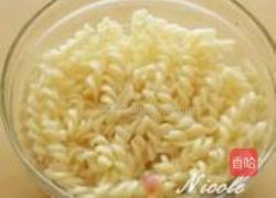 鲜虾桃仁螺丝粉的做法图解3