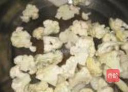 花菜炒虾的做法图解2