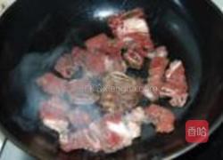 砂锅煲牛仔骨的做法图解1
