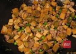 榨菜豆丁的做法图解3