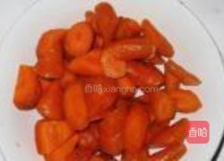 清炖五花肉胡萝卜的做法图解2