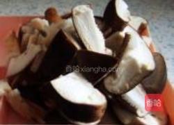 肉片香菇炒西葫芦的做法图解2